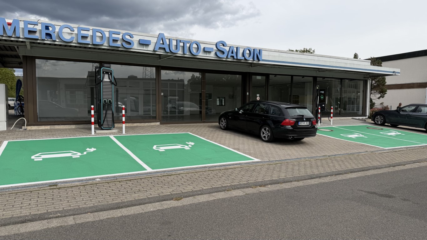AB SOFORT IN SANDHAUSEN: <br>
Neue Ladestation bei der Esso Station, HEIDENÄCKERSTRAßE 36